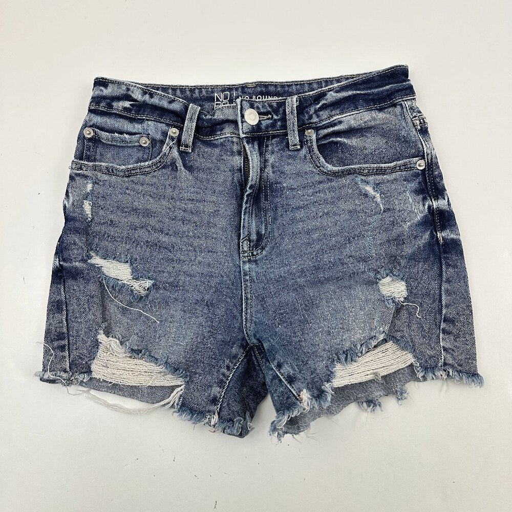 No Boundaries Distressed Raw Hem 3" Inseam Women's size 7 Blue Denim Jean Shorts
